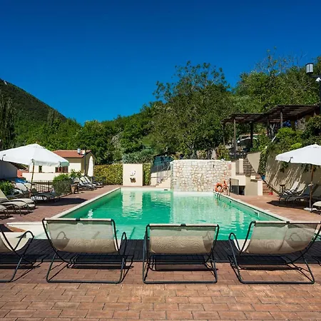 Holiday home Elegant In With Swimming Pool Featuring Nature And Tranquillity Foligno