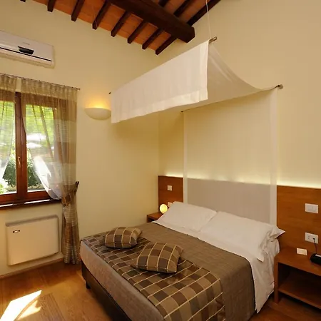 Elegant In With Swimming Pool Featuring Nature And Tranquillity Holiday home Foligno