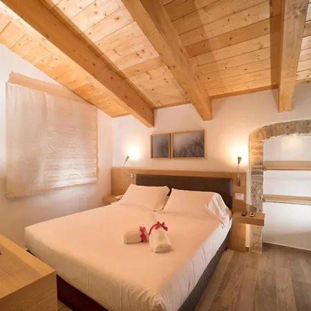 Holiday home Elegant In With Swimming Pool Featuring Nature And Tranquillity Foligno