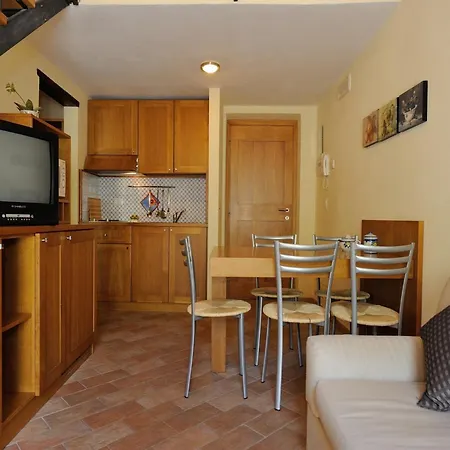 Elegant In With Swimming Pool Featuring Nature And Tranquillity * Foligno