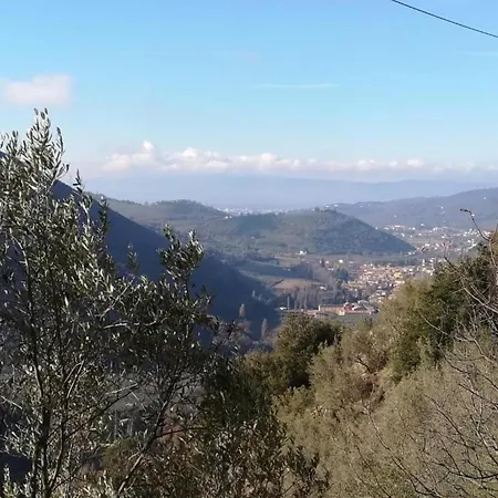 Elegant In With Swimming Pool Featuring Nature And Tranquillity Сasa de vacaciones Foligno