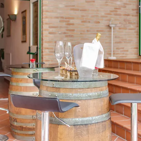 Holiday home Elegant In With Swimming Pool Featuring Nature And Tranquillity Foligno