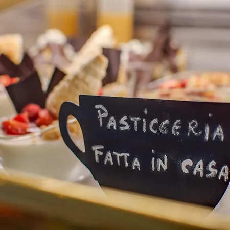 Elegant In With Swimming Pool Featuring Nature And Tranquillity Сasa de vacaciones *