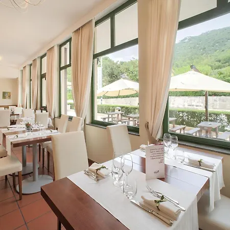 Elegant In With Swimming Pool Featuring Nature And Tranquillity 別荘 フォリーニョ